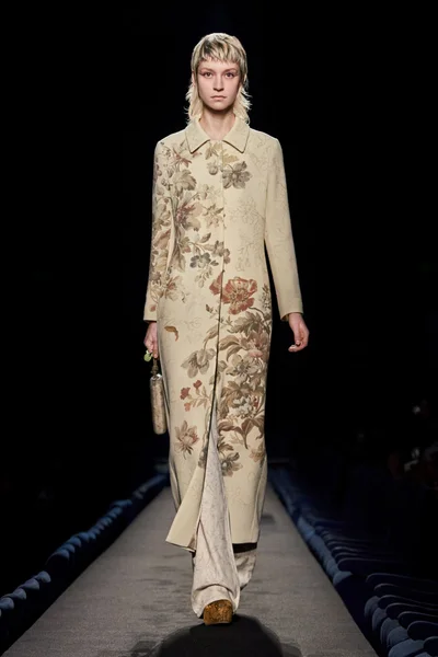 Look 5